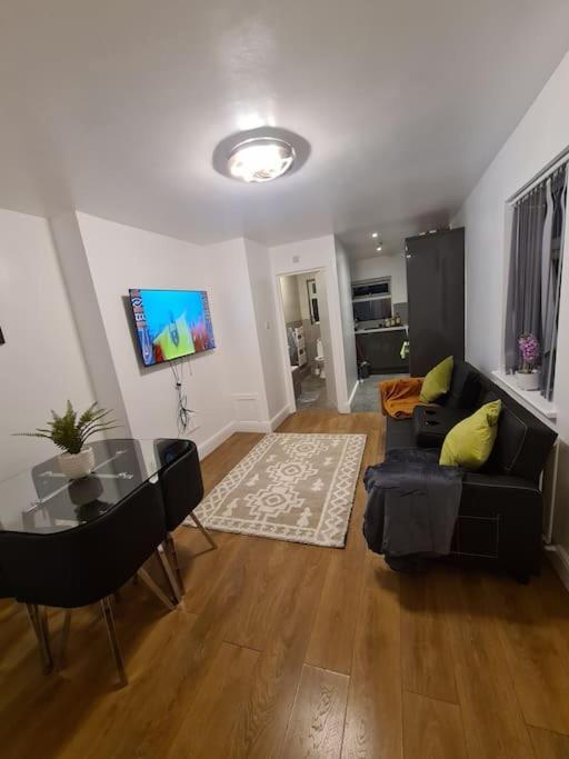 Luxury One Bedroom Flat Лондон Екстериор снимка