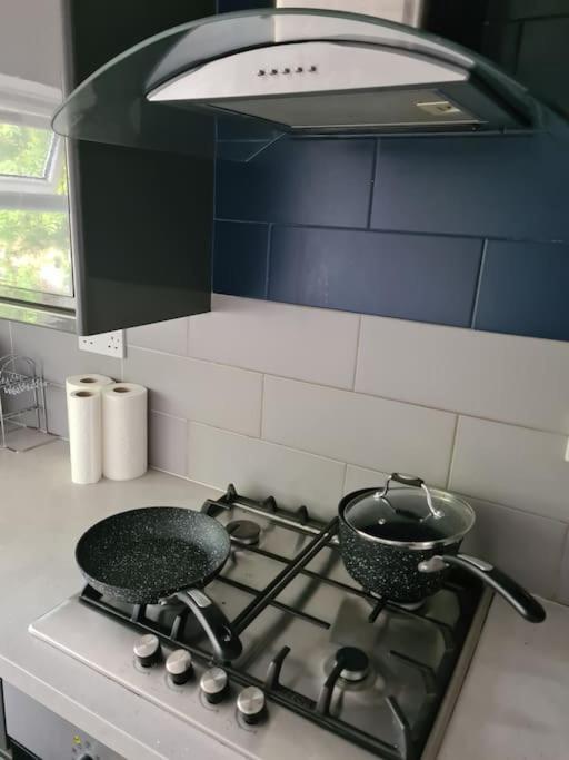 Luxury One Bedroom Flat Лондон Екстериор снимка